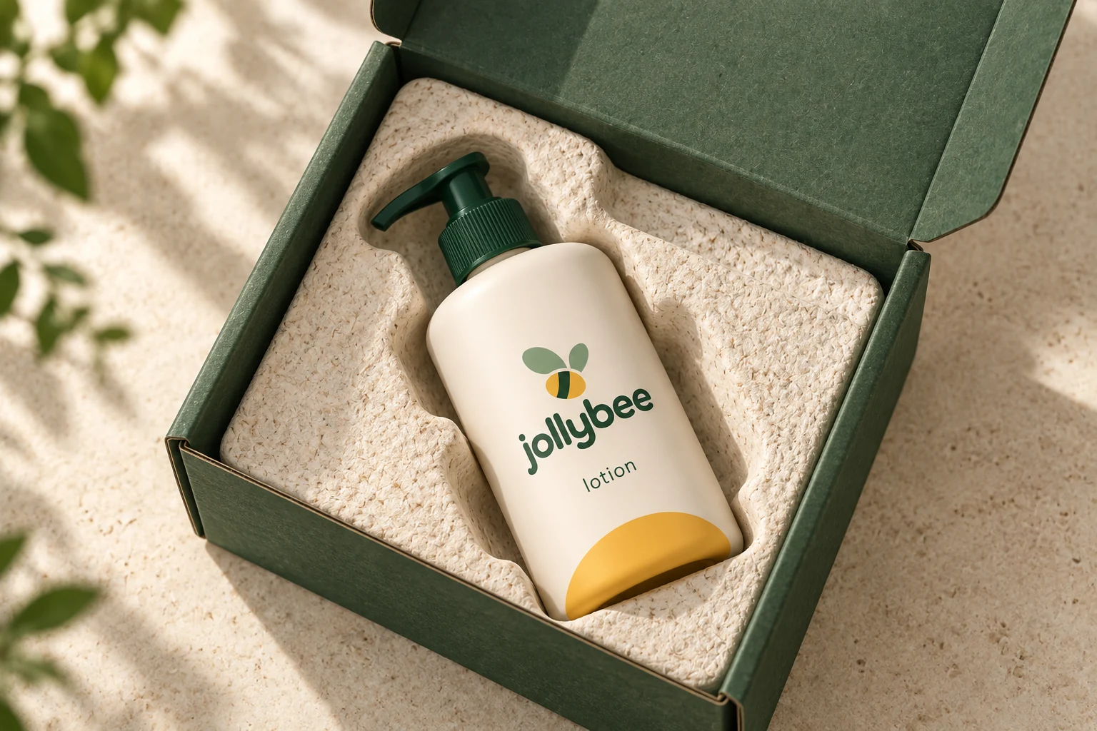 Moulded mycelium packaging with Jollybee products